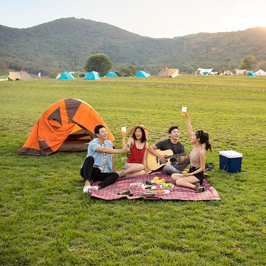 Wind Tour Family Outdoor Waterproof Durable Picnic Blankets with Carry Strap Foldable Sandproof Picnic Floor Mat for Kids Playground Camping Hiking Grass Travelling (2, Red)