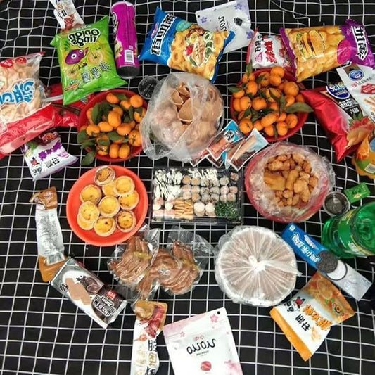 Extra Large Beach Blanket Outdoor Picnic Blankets, Foldable Waterproof Sand Free Picnic Mat for Festival BBQ Park Grass Lawn Camping Hiking Travel Concerts (Black, 80x80 in)