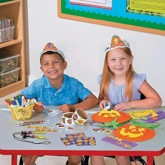 Fun Express - Christian Pumpkin 4 Pc Crayons for Halloween - Basic Supplies - Drawing - Crayons - Halloween - 24 Pieces