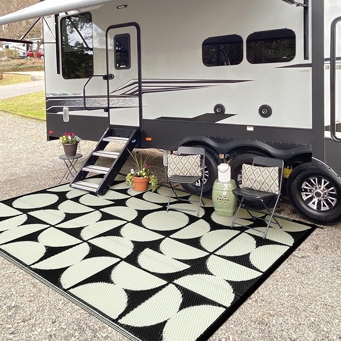Wonnitar Waterproof 6x9 Outdoor Rug for Patio Clearance, Reversible Plastic Straw Rug Large Portable Camping RV Rug, Geometric Outside Area Rug for Backyard Balcony Garden (Black & White,6'x9')
