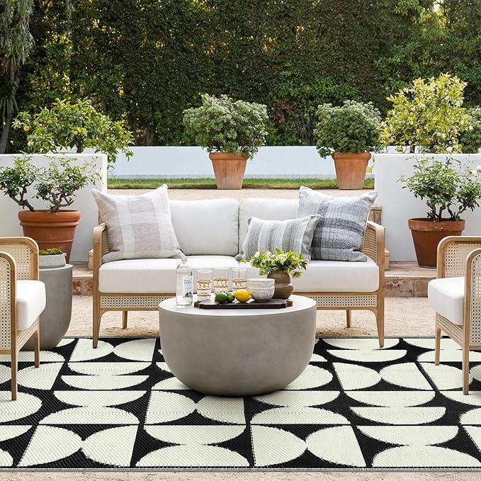 Wonnitar Waterproof 6x9 Outdoor Rug for Patio Clearance, Reversible Plastic Straw Rug Large Portable Camping RV Rug, Geometric Outside Area Rug for Backyard Balcony Garden (Black & White,6'x9')