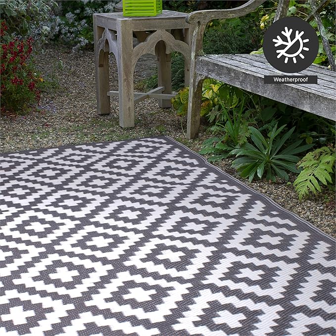 FH Home Outdoor Rug - Waterproof, Fade Resistant, Reversible - Premium Recycled Plastic - Geometric - Patio, Porch, Deck, Balcony - Aztec - Gray & White Crease Free - 5 x 8 ft