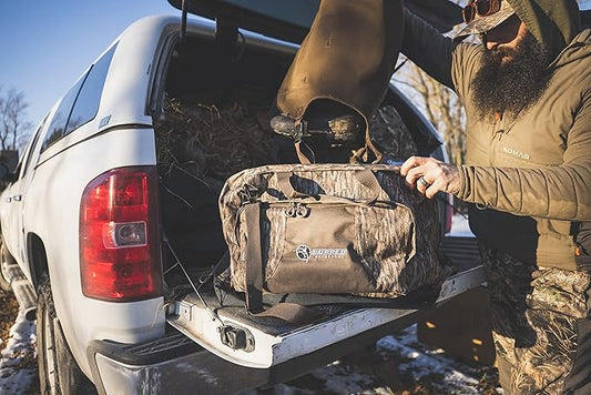 Camo Wader Storage Bag, Expandable Duck Hunting Wader Bag with Fold-Out Neoprene Mat and Waterproof Pockets