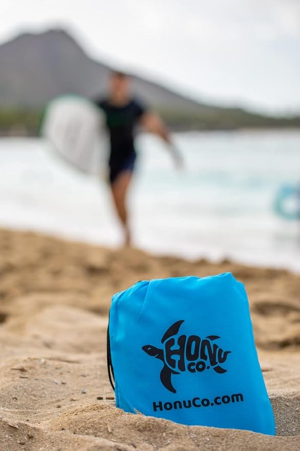 Sand Free Beach Blanket, Large Beach Mat, Water Resistant Mat Quick Drying, Lightweight & Durable with 4 Stakes & 4 Corner Pockets, Compact for Travel, Camping, and Hiking