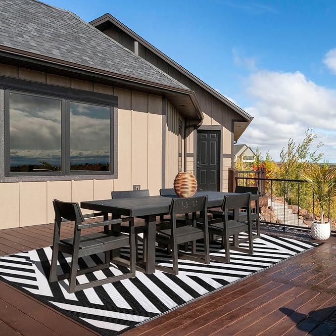 Outdoor Patio Plastic Straw Rug - 4'x6' Outdoor Camping Rug Waterproof Reversible, Area Carpet Patios Clearance RV, Outside Porch Balcony Deck for Camper, White & Black