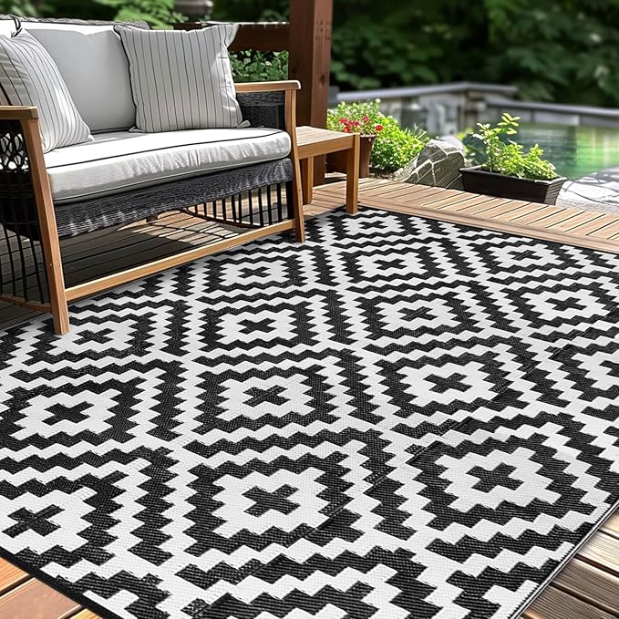Outdoor Patio Plastic Straw Rug - 4'x6' Outdoor Camping Rug Waterproof Reversible, Area Carpet Patios Clearance RV, Outside Porch Balcony Deck for Camper, Black & White