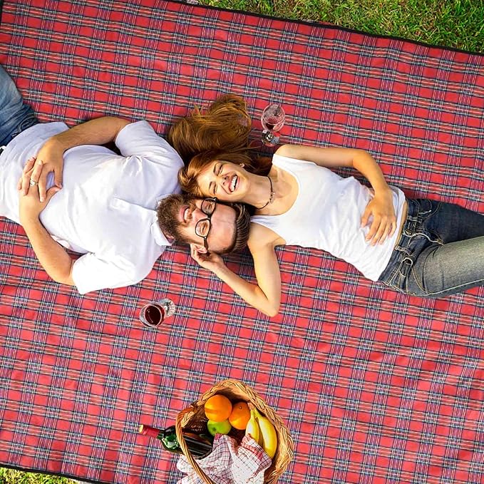 GIVERARE Picnic Beach Blanket, 99x60in XL Sandfree Waterproof Outdoor Camping Blankets, Quick Drying Family Mat, Portable Extra Large Mats for Travel, Hiking, Music Festival, Lawn-Red