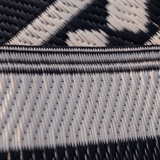 RURALITY Outdoor Rugs 5x8 Waterproof for Patios Clearance,Plastic Straw Mats for Backyard,Porch,Deck,Balcony,Black and Beige