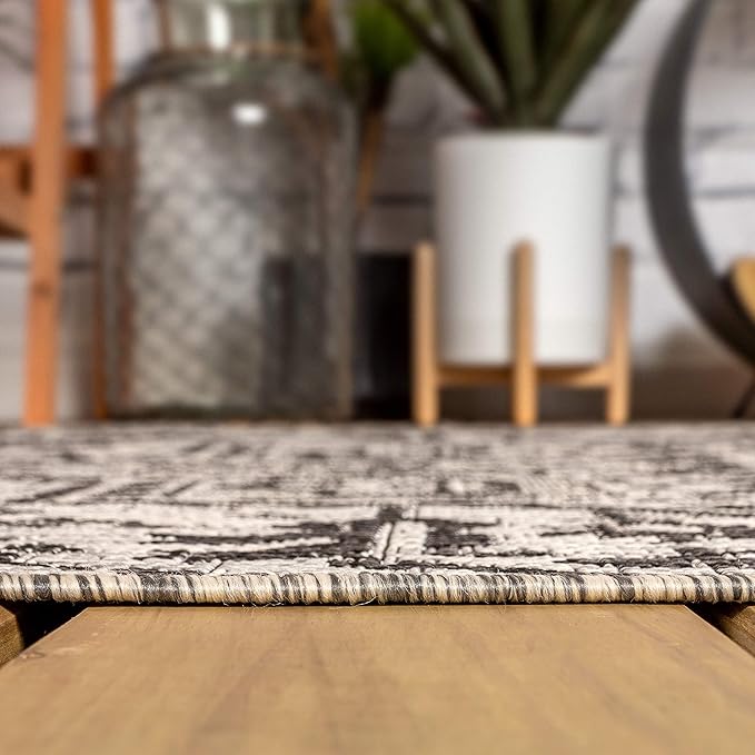 JONATHAN Y SMB105D-5SQ Estrella Bohemian Medallion Textured Weave Indoor Outdoor Area Rug Coastal Bohemian Rustic Glam Easy Cleaning Bedroom Kitchen Backyard Patio Non Shedding, 5' Square, Black/Gray