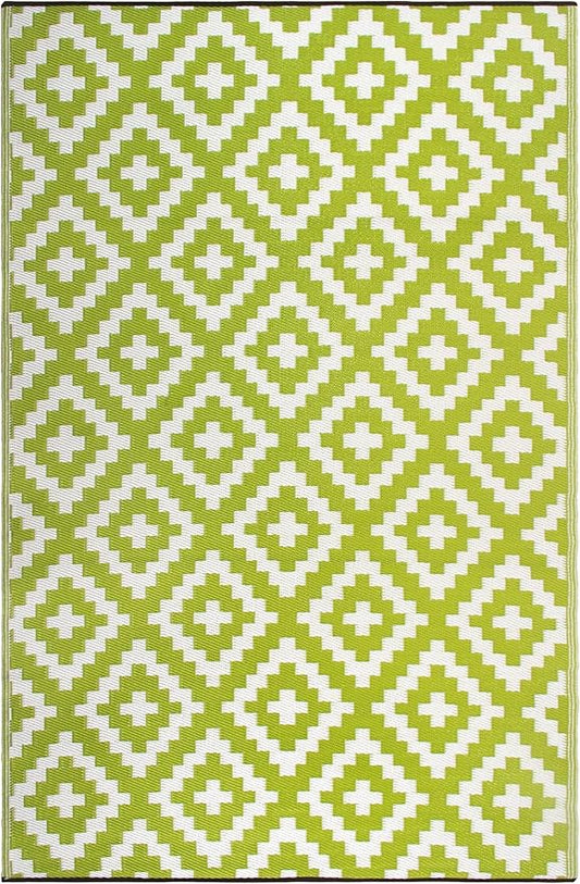 FH Home Outdoor Rug - Waterproof, Fade Resistant, Reversible - Premium Recycled Plastic - Geometric - Patio, Deck, Porch, Balcony, Laundry Room - Aztec - Green & White Crease Free - 4 x 6 ft
