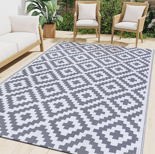 Smiry Waterproof Outdoor Rug 4x6 ft, Reversible Plastic Straw Patio Camping Rugs, Outdoor Indoor RV Mat Carpet for Patio, Outside Entry, Backyard, Deck, Bench, Picnic, Camper, White & Grey
