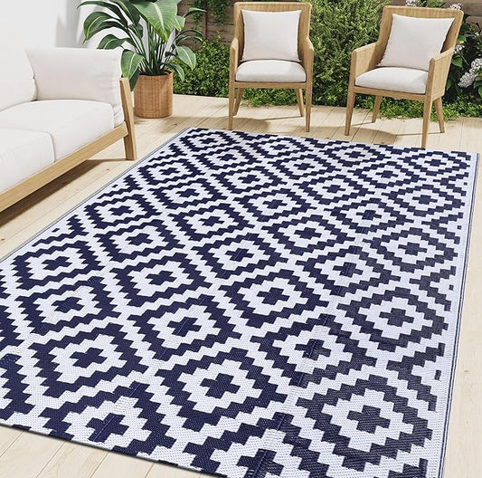 Smiry Waterproof Outdoor Rug 4x6 ft, Reversible Plastic Straw Patio Camping Rugs, Outdoor Indoor RV Mat Carpet for Patio, Outside Entry, Backyard, Deck, Bench, Picnic, Camper, White & Navy