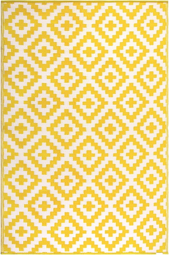 FH Home Outdoor Rug - Waterproof, Fade Resistant, Reversible - Premium Recycled Plastic - Geometric - Patio, Porch, Deck, Balcony - Aztec - Yellow & White Crease Free - 4 x 6 ft