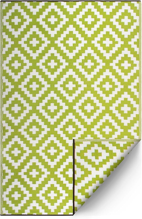 FH Home Outdoor Rug - Waterproof, Fade Resistant, Reversible - Premium Recycled Plastic - Geometric - Patio, Deck, Porch, Balcony, Laundry Room - Aztec - Green & White Crease Free - 4 x 6 ft