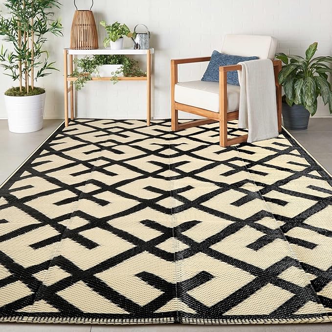 LILIOFFIC Reversible Mats - 5' x 8' Plastic Straw Rug, Outdoor Rug for Patio Clearance Decor, Modern Area Rugs, Floor Mat for Outdoors, RV, Backyard, Deck, Picnic, Beach, Camping, Black & Beige