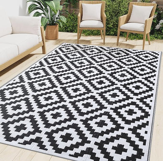 Smiry Waterproof Outdoor Rug 4x6 ft, Reversible Plastic Straw Patio Camping Rugs, Outdoor Indoor RV Mat Carpet for Patio, Outside Entry, Backyard, Deck, Bench, Picnic, Camper, Black & White
