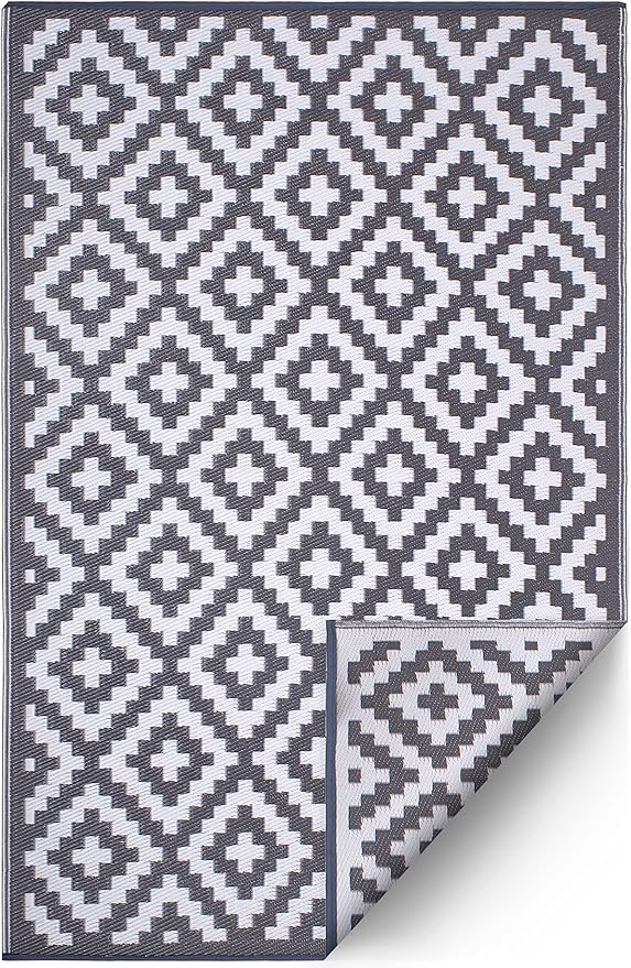 FH Home Outdoor Rug - Waterproof, Fade Resistant, Reversible - Premium Recycled Plastic - Geometric - Patio, Porch, Deck, Balcony - Aztec - Gray & White Crease Free - 5 x 8 ft