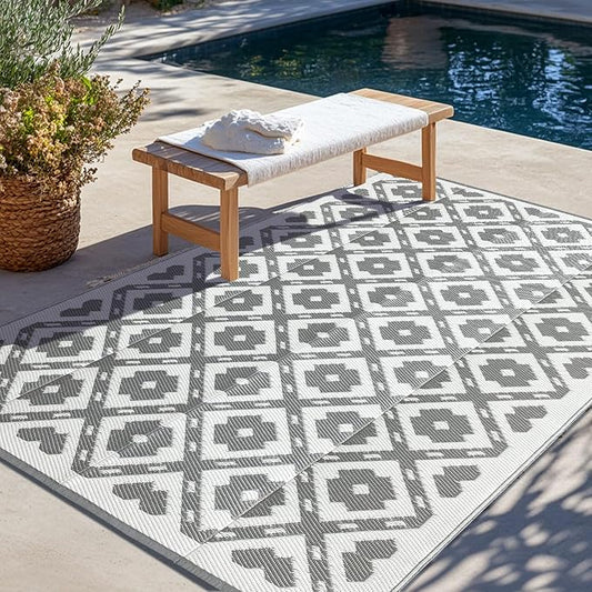Waterproof Outdoor Rug 4x6 ft, Reversible Plastic Straw Rug, Easy to Clean Patio Rug, Portable Carpet for Patio, RV, Deck, Balcony, Backyard, Picnic, Beach, Square Dashed, Gray