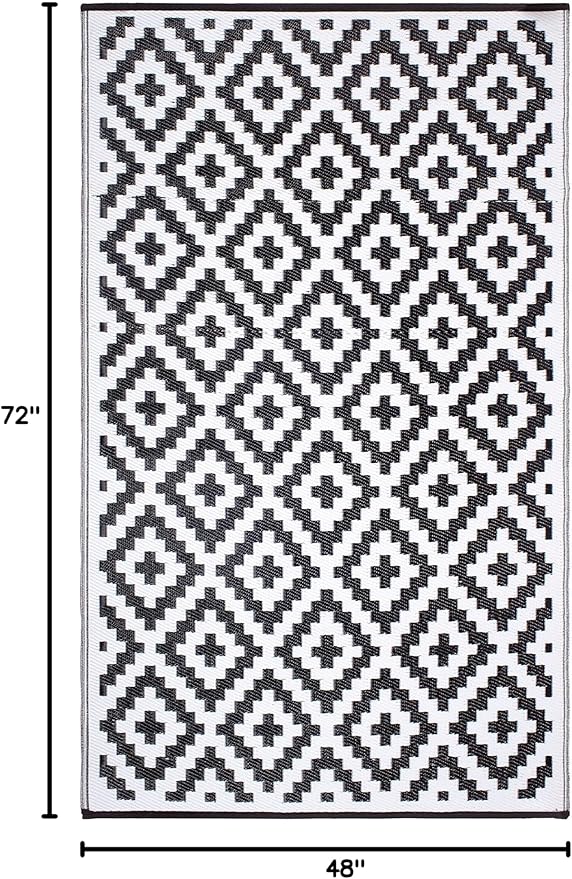 FH Home Outdoor Rug - Waterproof, Fade Resistant, Reversible - Premium Recycled Plastic - Geometric - Patio, Deck, Porch, Balcony, Laundry Room - Aztec - Black & White Crease Free - 4 x 6 ft