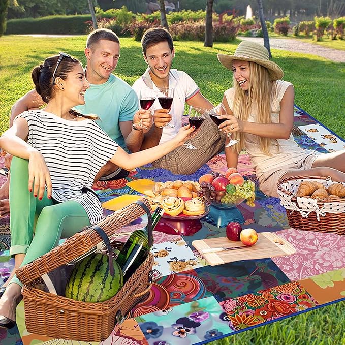 Extra Large Picnic Blankets Waterproof Foldable (80 "x 80") Beach Blanket Waterproof Sandproof,3-Layer Thicking Mat Outdoor Packable Camping Blanket
