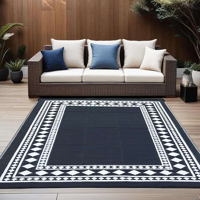 RURALITY Outdoor Rugs 5x8 Waterproof for Patios Clearance,Plastic Straw Mats for Backyard,Porch,Deck,Balcony,Black and White