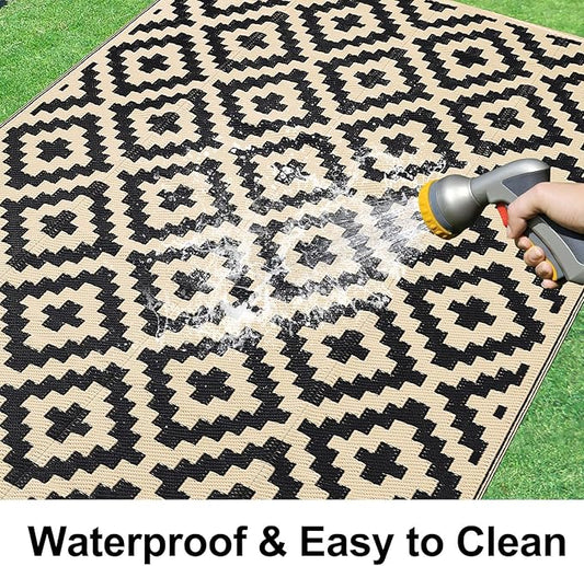 Smiry Waterproof Outdoor Rug 4x6 ft, Reversible Plastic Straw Patio Camping Rugs, Outdoor Indoor RV Mat Carpet for Patio, Outside Entry, Backyard, Deck, Bench, Picnic, Camper, Black & Beige