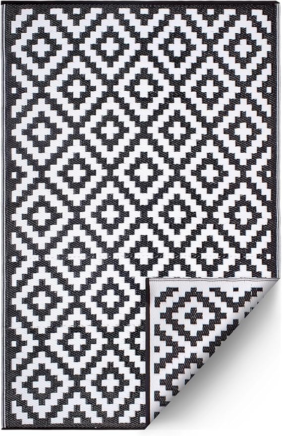 FH Home Outdoor Rug - Waterproof, Fade Resistant, Reversible - Premium Recycled Plastic - Geometric - Large Patio, Deck, Sunroom, Camping, RV - Aztec - Black & White Crease Free - 6 x 9 ft