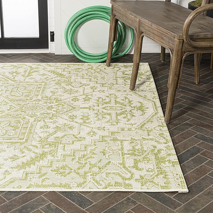 JONATHAN Y SMB105E-5 Estrella Bohemian Medallion Textured Weave Indoor Outdoor Area Rug, Coastal,Traditional,Transitional Easy Clean,Bedroom,Kitchen,Backyard,Patio, Non-Shed, Cream/Green, 5 X 8